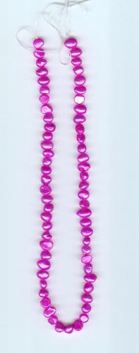 Billede: perler på snor ca. 40 cm, pink