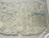 Billede: Loom silicone elastik selvlysende hvid incl. nål og clips/passer til loom board

	

